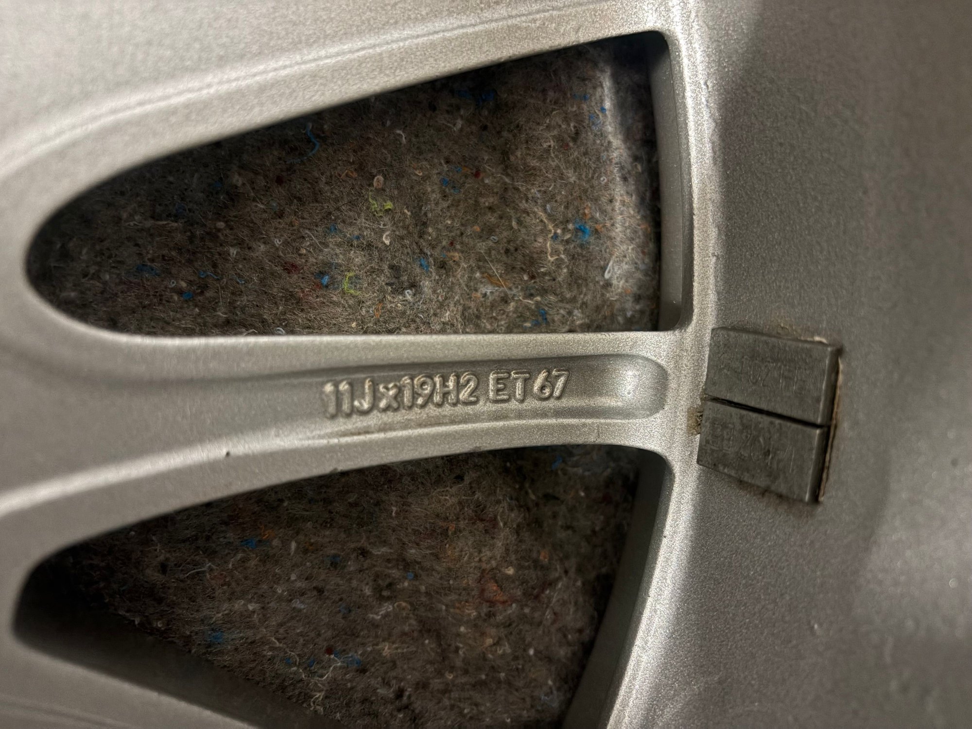 Wheels and Tires/Axles - Porsche 911-997 Carrera Sport Design OEM Genuine 19" Wheels & Center... - Used - -1 to 2027  All Models - Columbus, OH 43235, United States