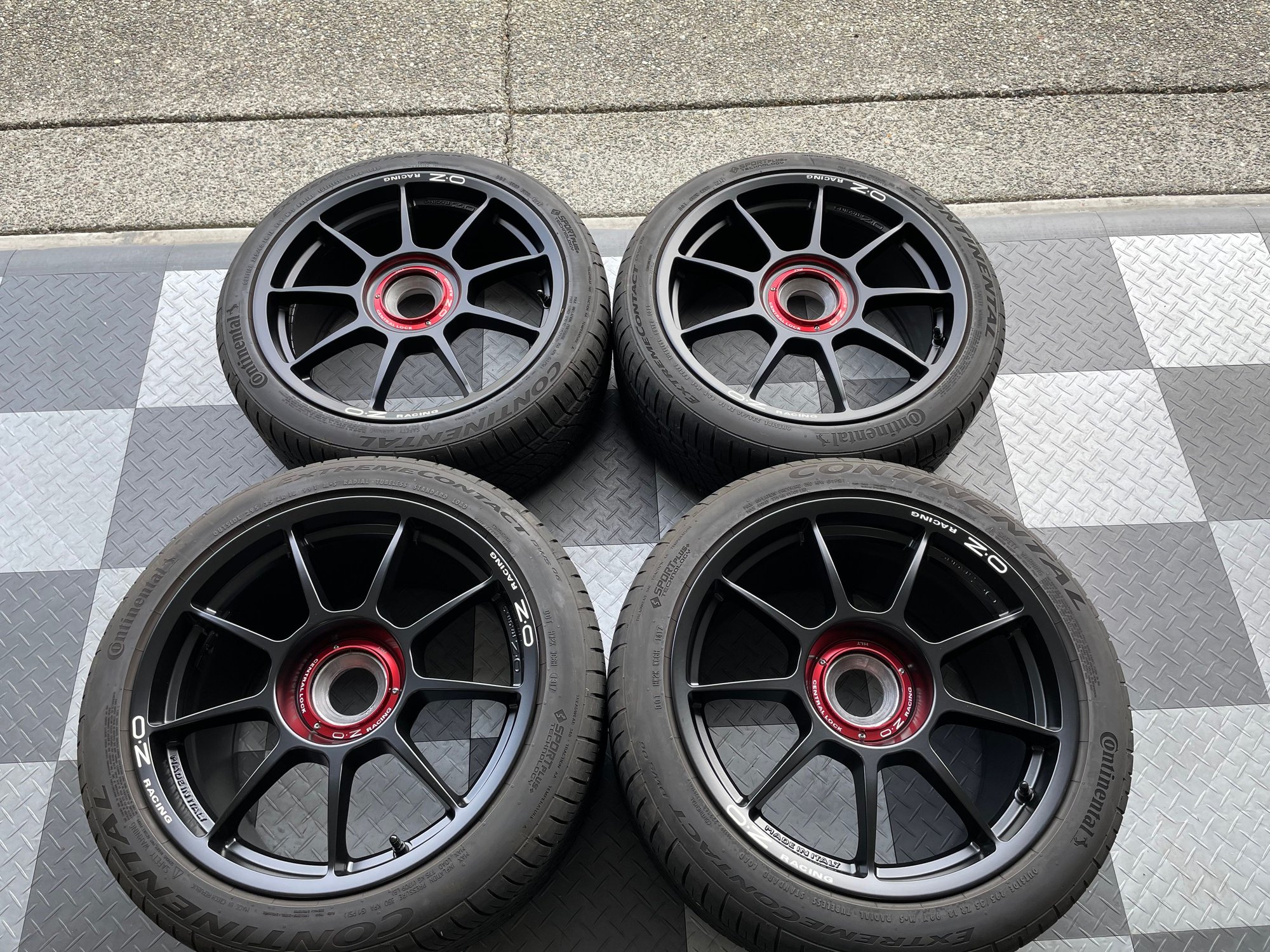Wheels and Tires/Axles - 18" OZ Challenge Centerlock Wheels with Tires and TPMS Sensors for 997.2 GT3 - Used - 2009 to 2011 Porsche GT3 - Redmond, WA 98052, United States