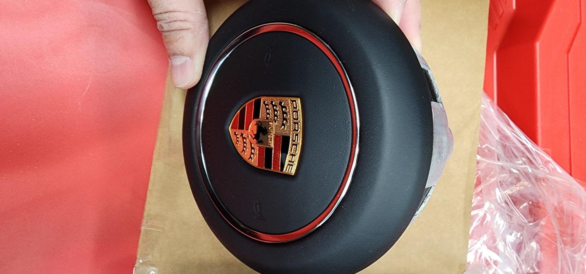 Miscellaneous - Black Leather - 991.2 (2019) Steering wheel Airbag OEM - Used - 2017 to 2019 Porsche 911 - Hazlet, NJ 07748, United States