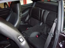 Dealer shot rear seats - in Japan, 993 rear seats are shaped differently than other markets - 'form fitting' and FAR nicer than usual 'plank' style of all other markets...