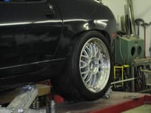 305's on rear with E28 Cupcar wheels