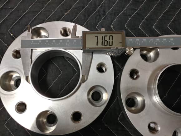 71.6mm hub-centric wheel mounting flange