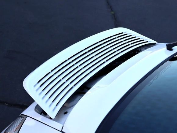 My spoiler was broken even before I bought the car (this is a detail picture from the dealer)