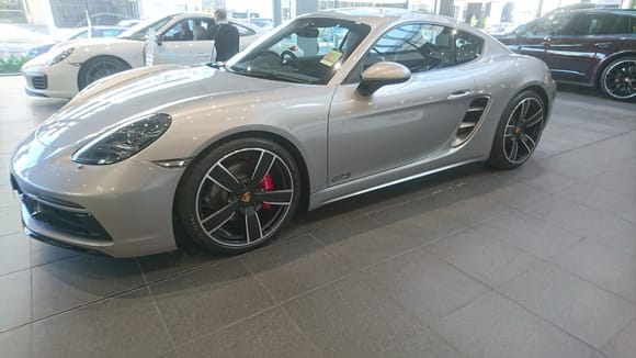 Cayman 718 GTS in GT Silver with Gloss Black Carrera Sport Wheels