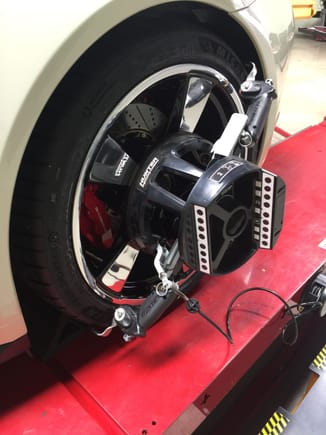 Wheel Adapter Clamped to Tire, Not Wheel