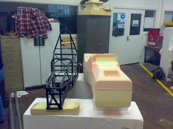 Steel frame vs. Carbon mould