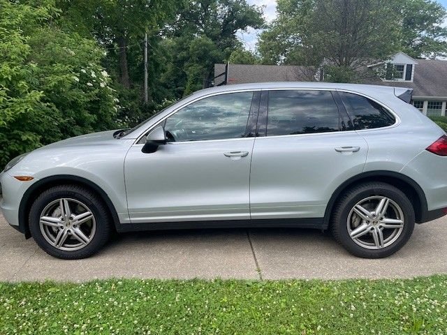2011 Porsche Cayenne - LOW Mileage 2011 NA V8 Cayenne S, Clean Carfax, No Accident - Used - VIN 11111111111111111 - 75,550 Miles - AWD - Automatic - SUV - Silver - Delafield, WI 53029, United States