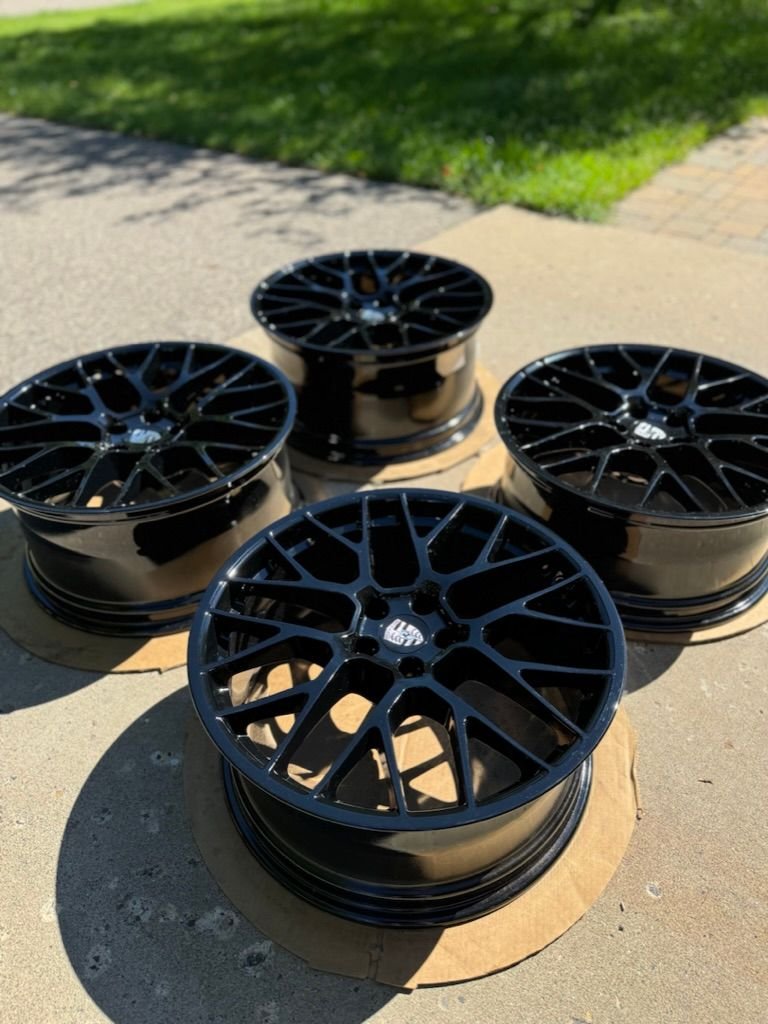 2019 Porsche 911 - 20" OEM Porsche Macan RS Spyder Wheels - Mint - Macan S Diesel Turbo GTS - Wheels and Tires/Axles - $2,500 - Plymouth, MN 55447, United States