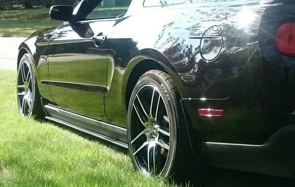 Here are my 275/40 on 19x10 square BossS wheels.  For staggered 9f/10r,  I would consider 265/40f and 295/35r.