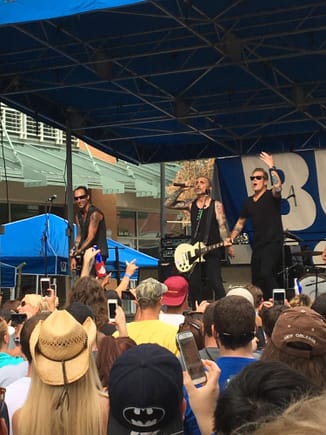 So this happened today. L-R Sponge, Everclear, Sugar Ray. Sponge and Everclear were fantastic. Great afternoon.