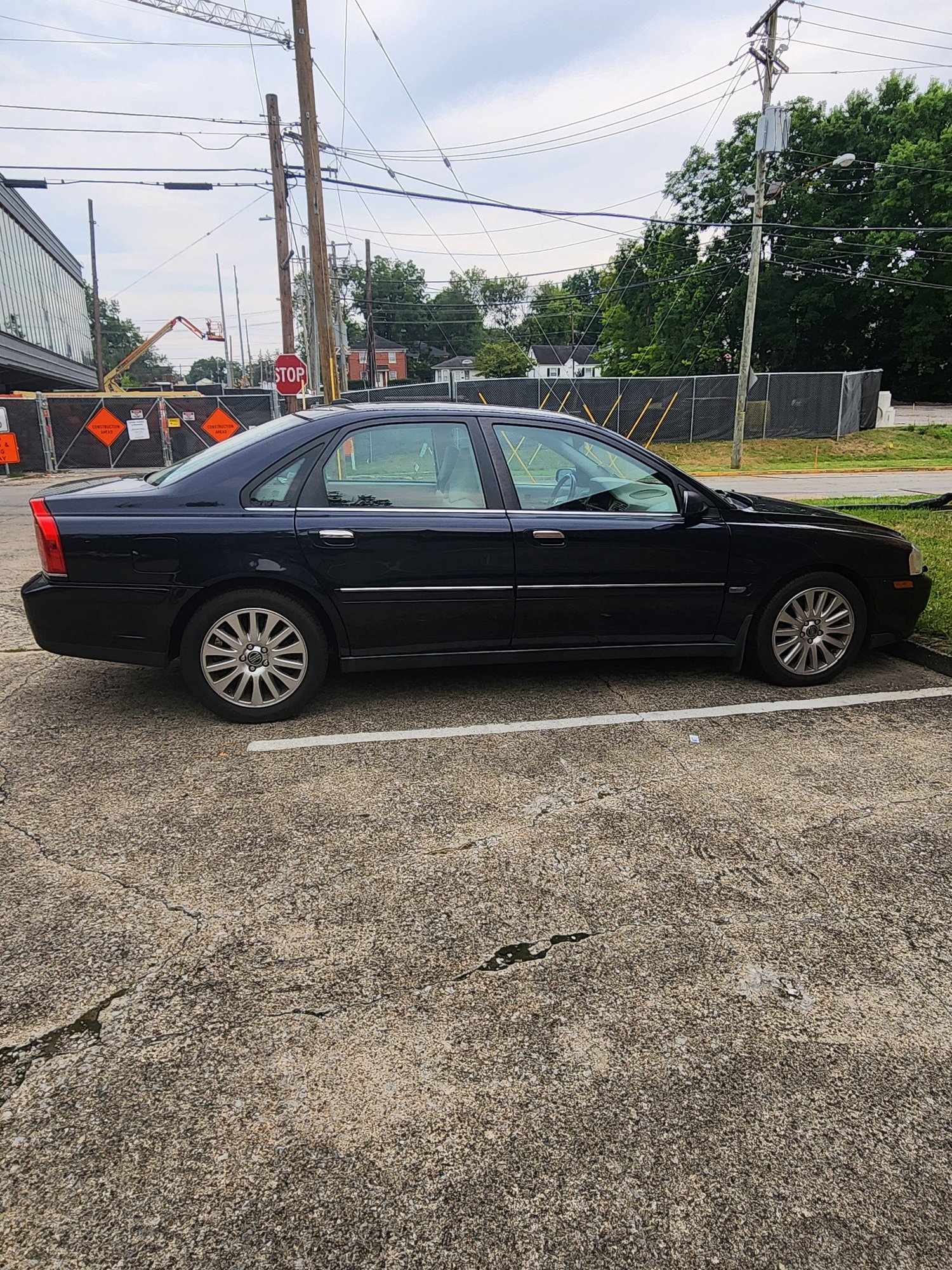 2006 Volvo S80 - 06 Volvo S80 - Good shape, needs fuel pump likely - Used - VIN YV1TS592661439371 - 190,727 Miles - 5 cyl - 2WD - Automatic - Sedan - Blue - Lexington, KY 40508, United States