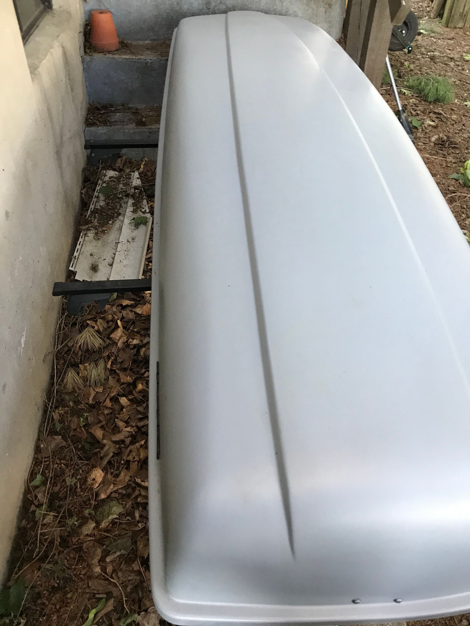 Accessories - Volvo Roof Box on Volvo Load Carrier.  Like new old stock. - Used - 2001 to 2004 Volvo V70 - Gettysburg, PA 17325, United States