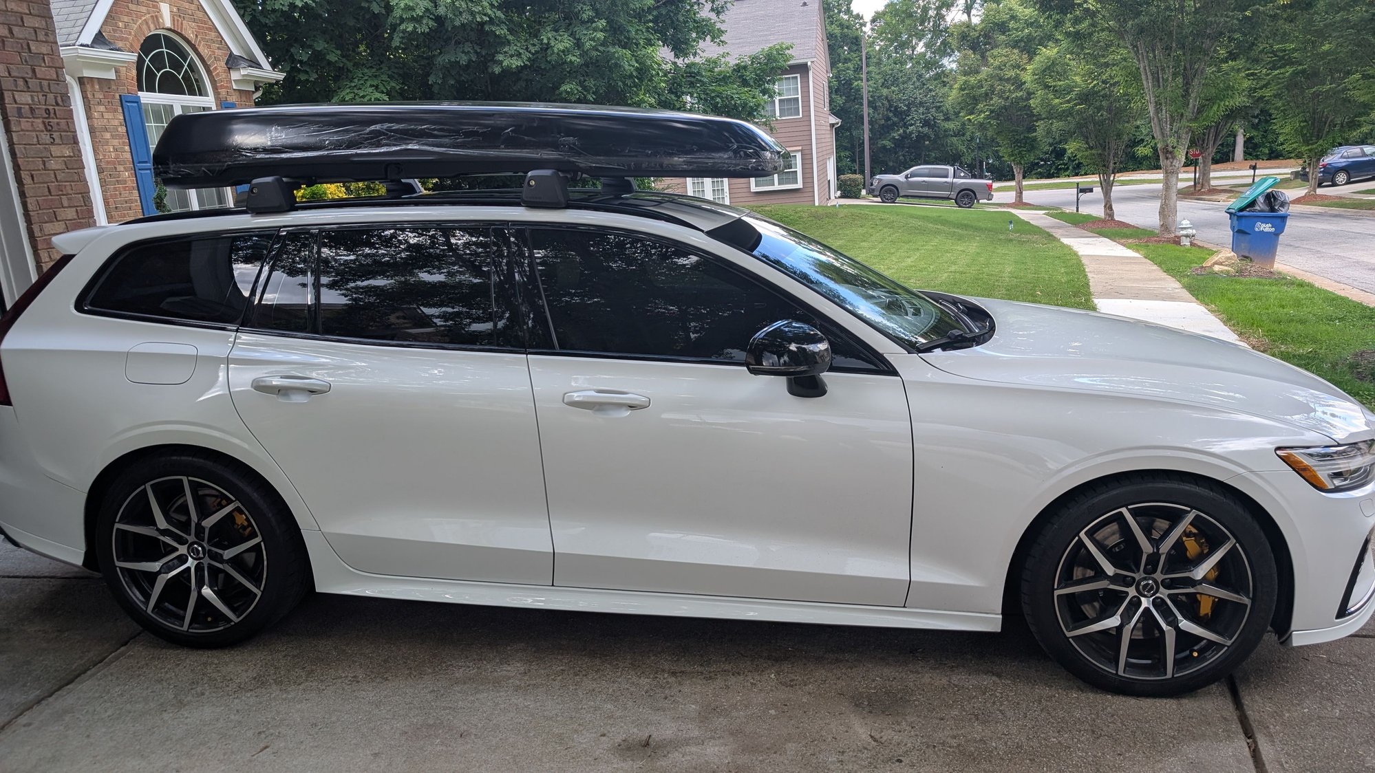V60 with Volvo 500Box on top.