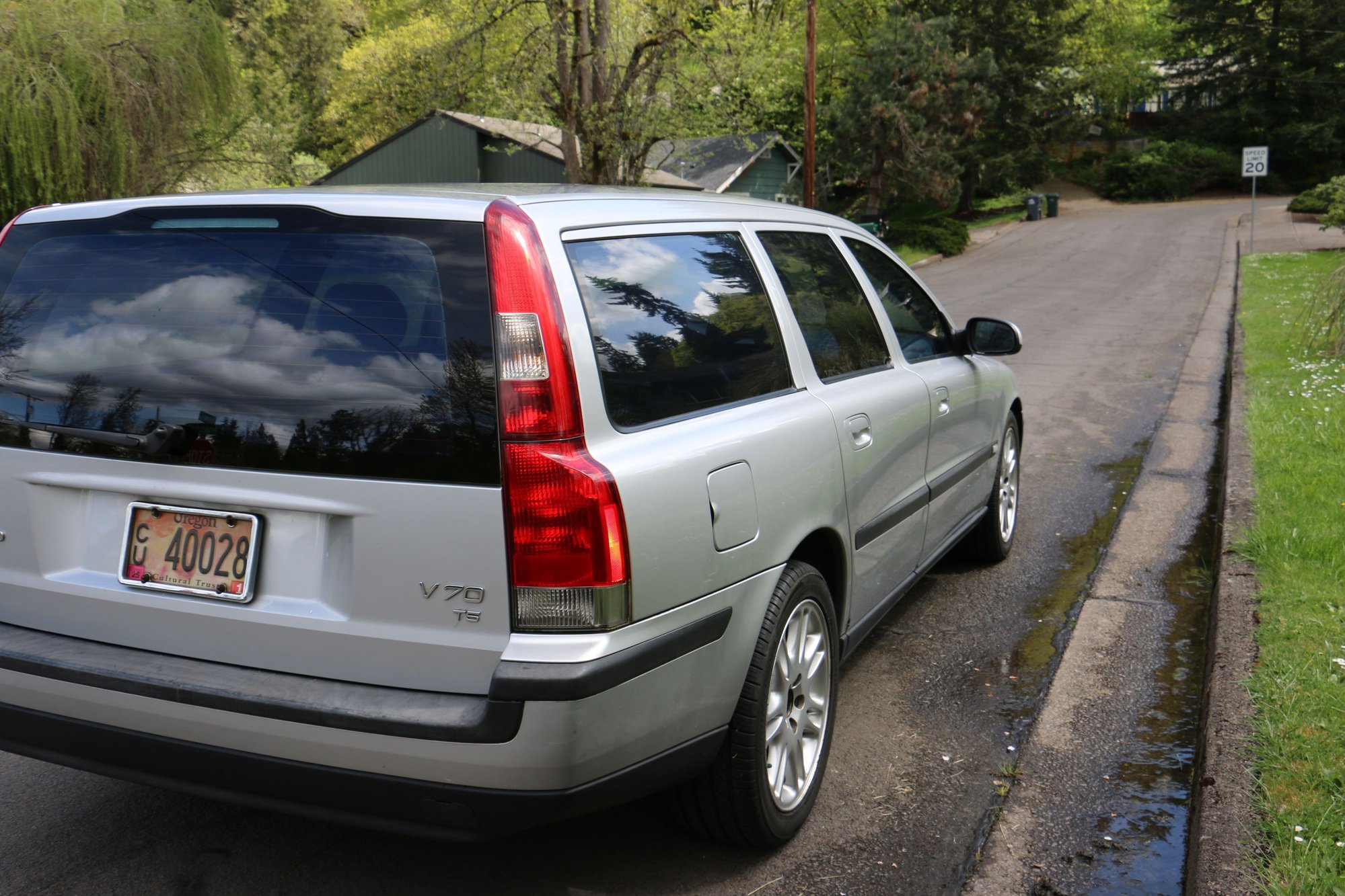 2001 Volvo V70 - 2001 volvo v70 t5 station wagon, new transmission, excellent condition - Used - Eugene, OR 97405, United States