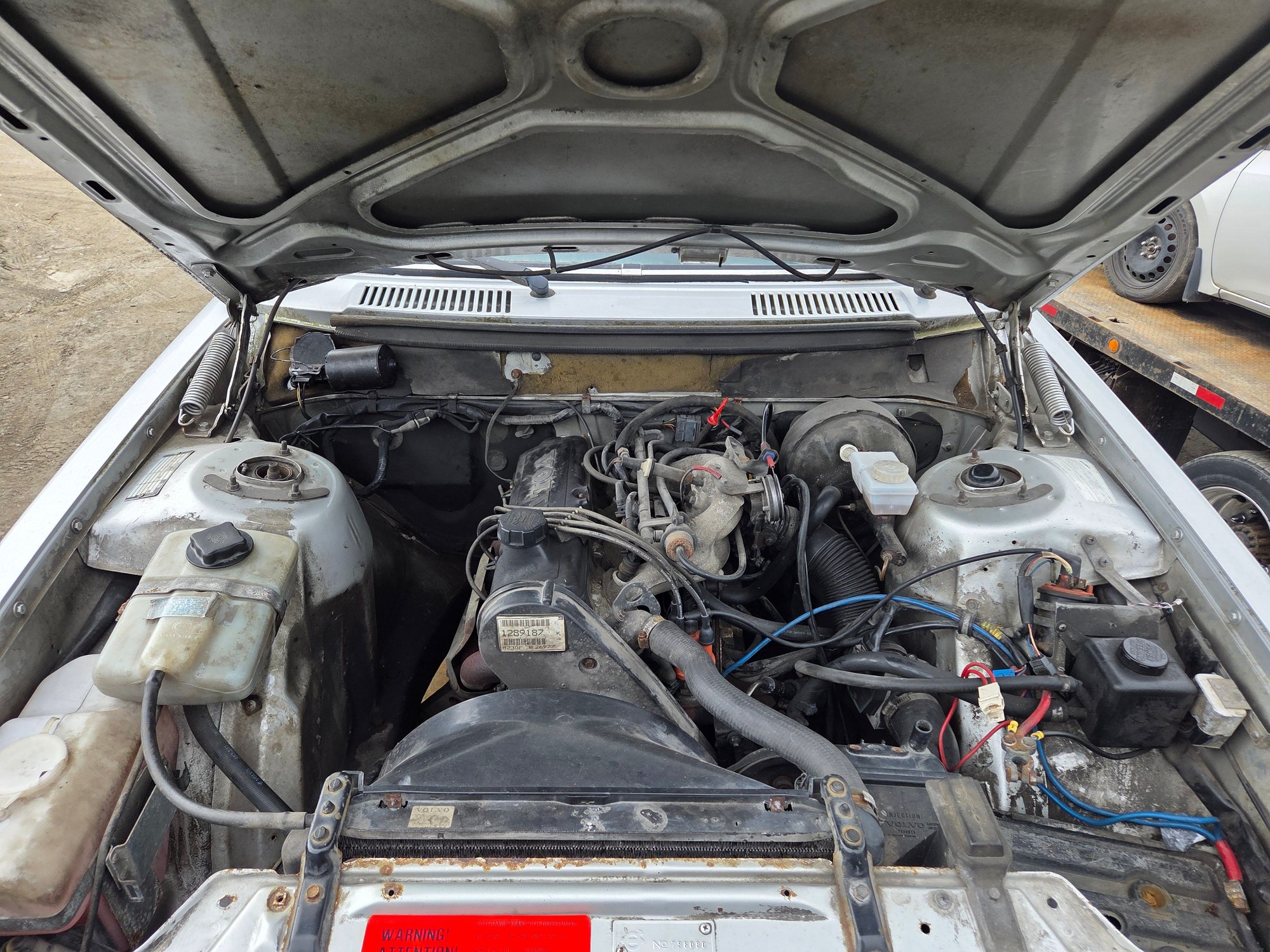 1988 Volvo 245 - Parting Out – 1988 Volvo 245 DL Wagon (VIN: YV1AX8854J1796871) - Accessories - $300 - Prince Rupert, BC V8J 1X, Canada