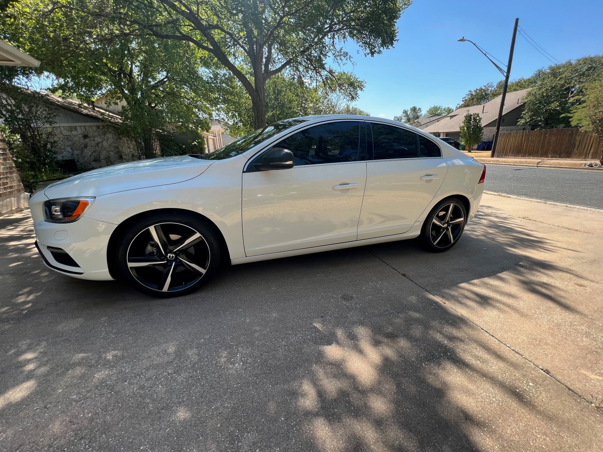 2016 Volvo S60 - 2016 Volvo S60 T5 R-Design with CPO Warranty til Nov. 2025 - Used - VIN YV126MFP1G2395379 - 4 cyl - 2WD - Automatic - Sedan - White - Austin, TX 78749, United States