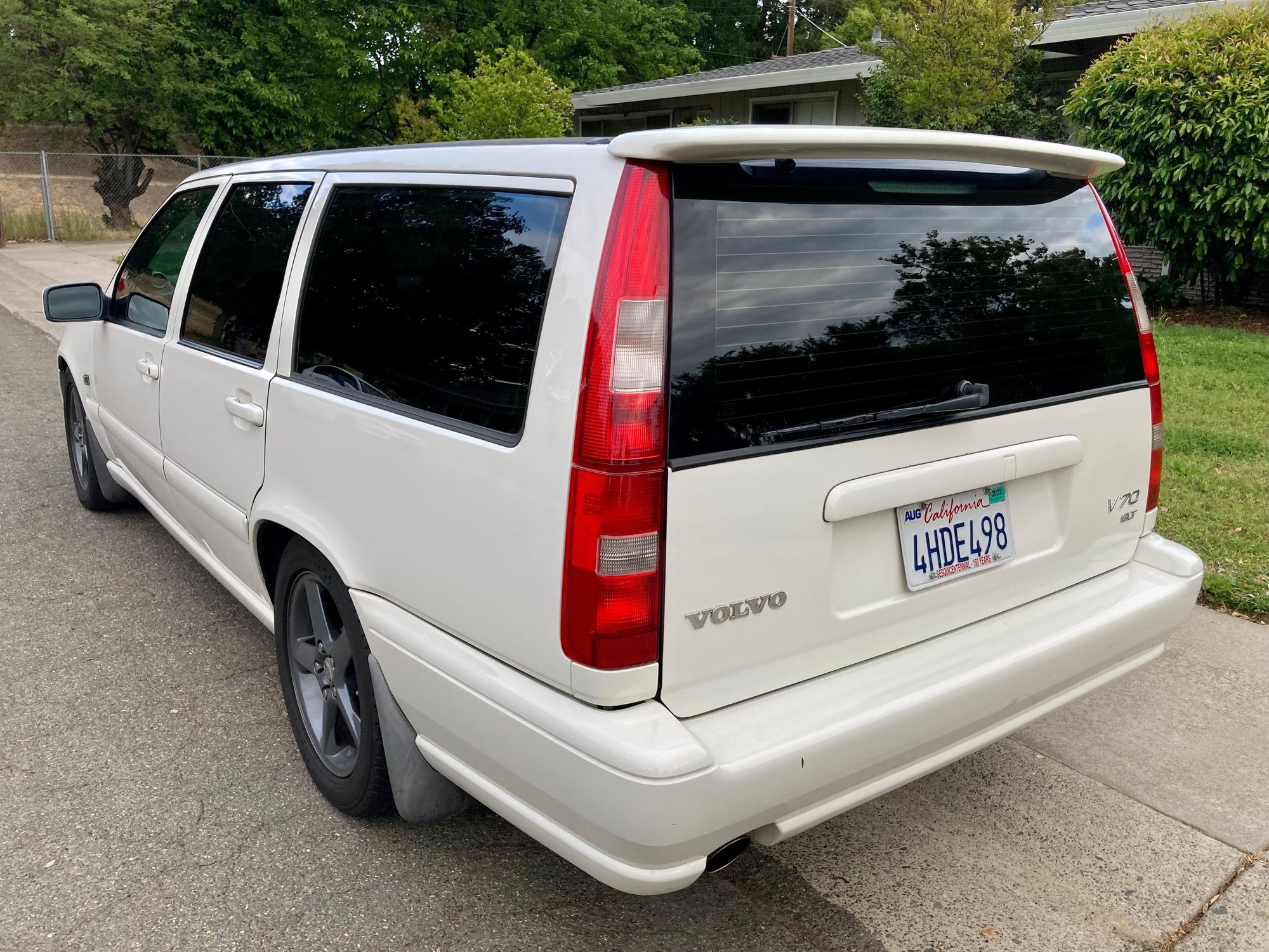 2000 Volvo V70 - 2000 VOLVO V70 V70R GLT AUTO TURBO CLEAN special interior - Used - VIN YV1LW56D4Y2637129 - 164,200 Miles - 5 cyl - 2WD - Automatic - Wagon - White - Sacramento, CA 95832, United States