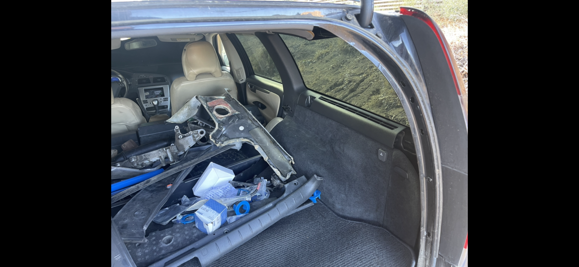 2003 Volvo V70 - Must sale quick - Used - VIN YV1SJ52Y242374992 - 280,000 Miles - 5 cyl - AWD - Automatic - Wagon - Beige - Yucca Valley, CA 92284, United States