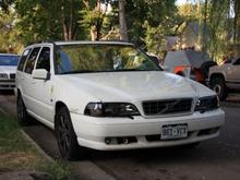 Newly installed ABM Projectors on a dirty Volvo