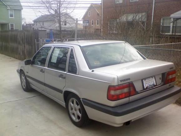 Notice the temp tags? This was when we first bought her from the Capitol Heights Auto Auction in Washington DC and drove her home.