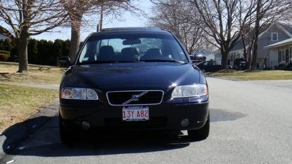 front view...the more and more i look at this the more and more i want to get the lowwering springs and the front lip for the bumper (taking in 2008)