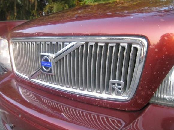 He also put "R" badges on the grille and on the back (I lol'd at this one)