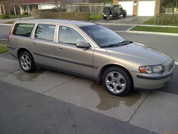 Couldn't stand the "rubbing" with the 17 inch rims, so I switched back to 16 inch. Car is in process of being written off.