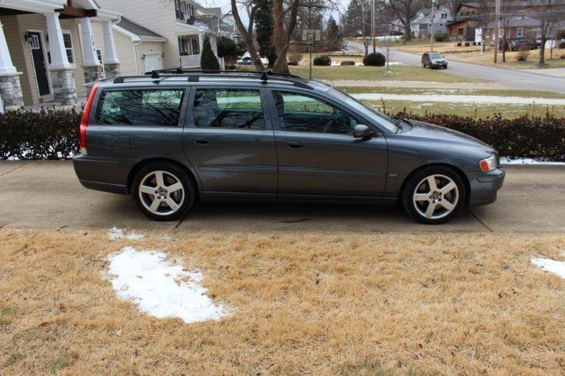 2006 Volvo V70 - TEST LISTING -- 2006 V70R MT Titanium/Nordkap, 106.7K, Full Service Records - Used - VIN YV1SJ527362578775 - 106,680 Miles - 5 cyl - 2WD - Manual - Wagon - Gray - Timor-Leste
