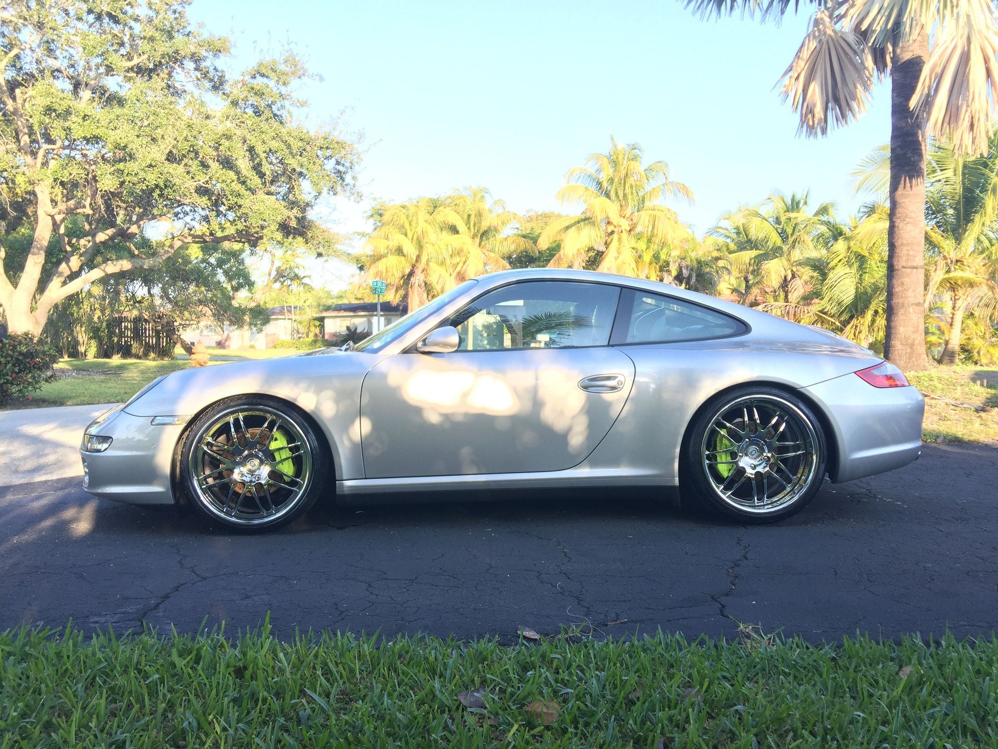 Acid green calipers w/pics Porsche Forum and Luxury