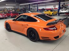 Garage - pure orange