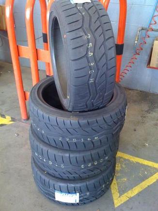 New tires: Falken Azenis RT615 - 235/40/18