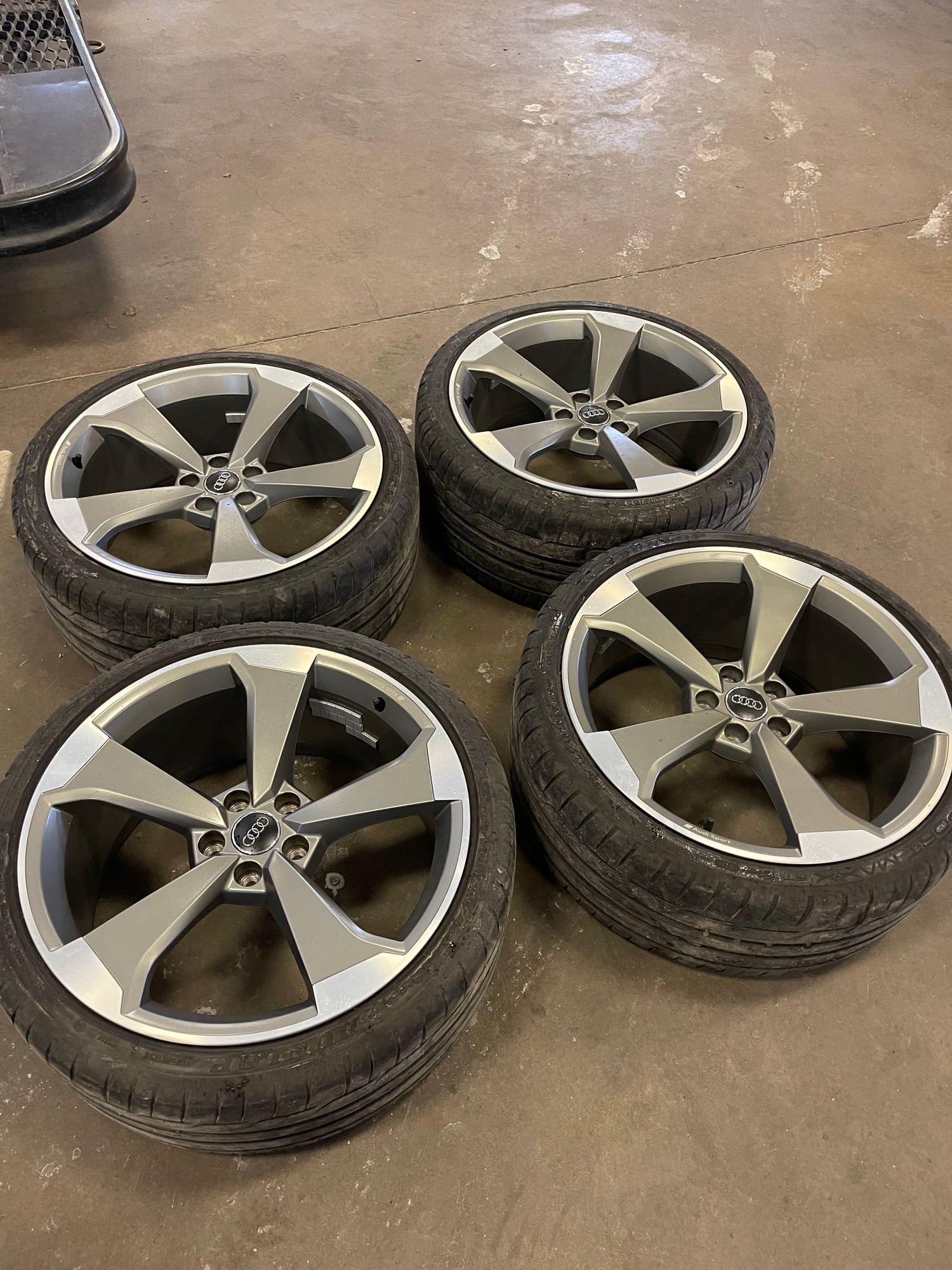 Wheels and Tires/Axles - OEM 20” 5 arm rotor wheels 2019 MINT - Used - 0  All Models - Allentown, PA 18104, United States
