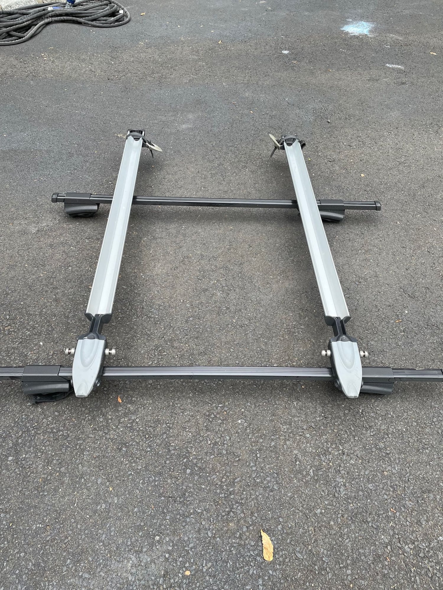 Accessories - Thule Roof rack w/ 2 bike and snowboard/ski attachments w/ locks - Used - All Years Any Make All Models - Norwalk, CT 06850, United States