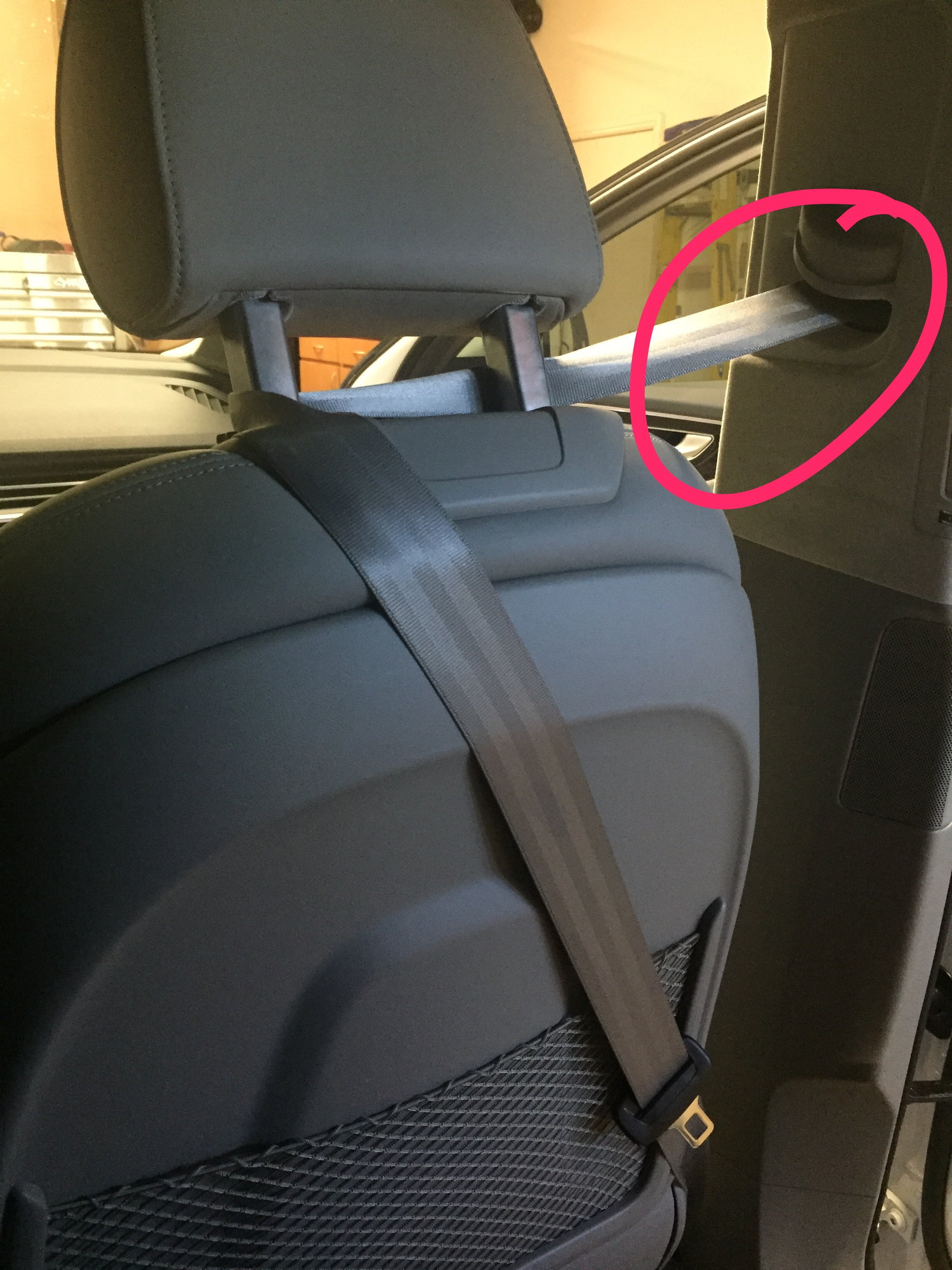 Passenger seat belt locked - AudiWorld Forums