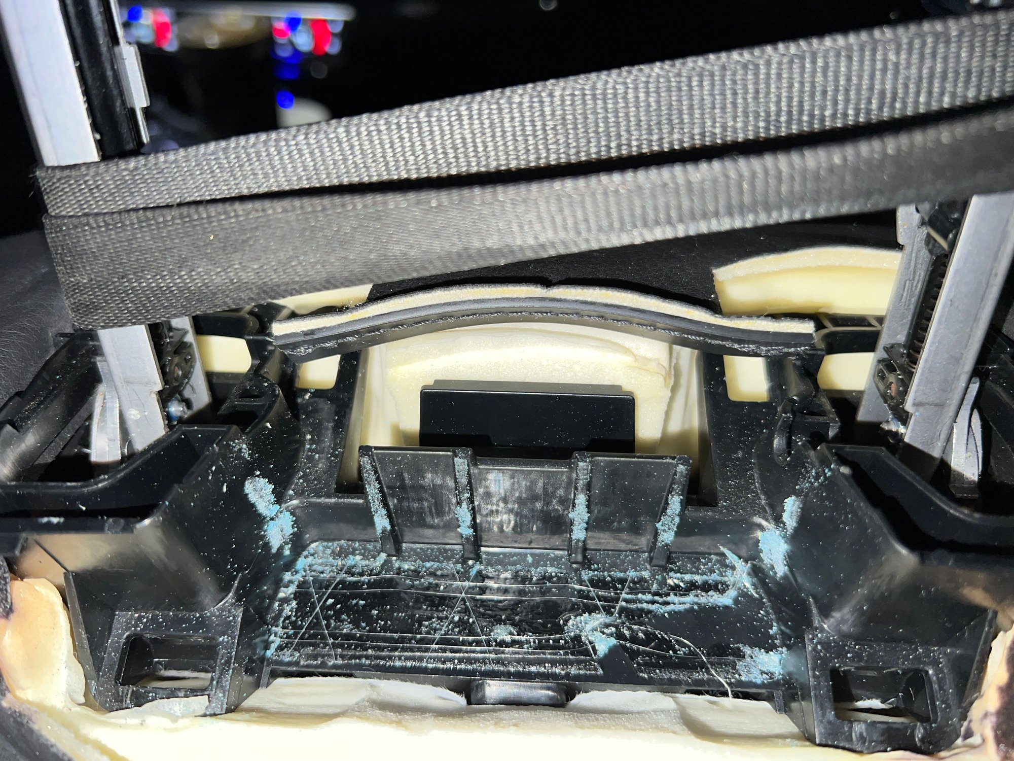 Passenger seat belt locked Page 2 AudiWorld Forums