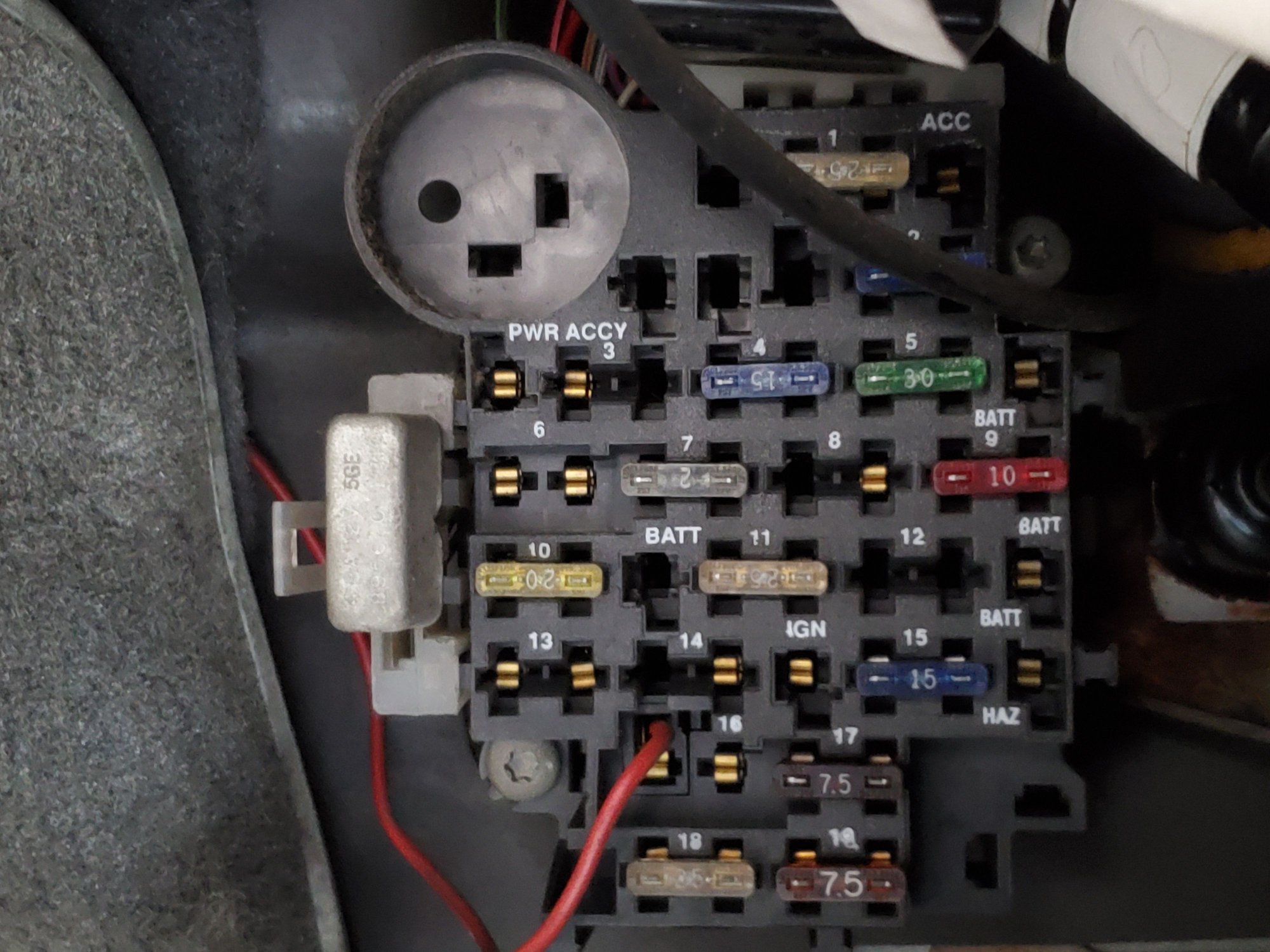 2011 Jeep Grand Cherokee Alternator Fuse Location