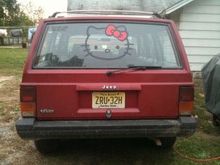 Yeah, until my moms boyfriend scraped it off! ... :| and the country girl one in the front. :| he didn't want to drive it like this.... :/