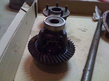 Differential removed to replace front axle seals. Huge amount of work just to change a (very leaky) seal.