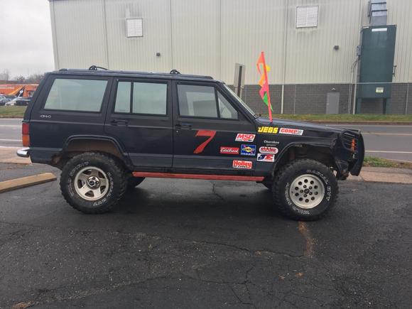 Zoom In on the spot where the mirrors are, cause that's all I have lol it's literally nothing there