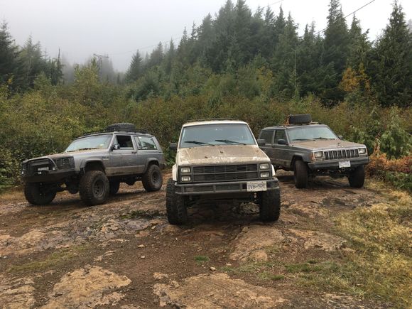 A few of my buddies XJs I wheel with