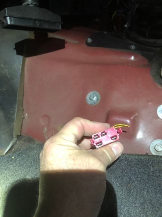 Right plug, but not connected to the Jeep.