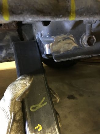 Clean off the spring bracket so ya don’t forget to do it later. I’ll be welding the tiein to this bracket to strengthen it to 👍