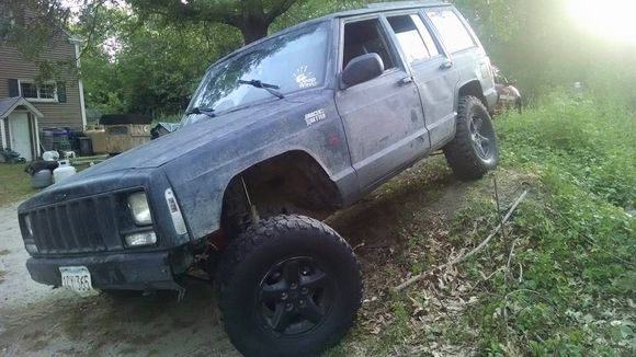 hide yo curbs, hide yo rocks, hide your stumps, hide yo loading ramps, cuz these Jeeps are tryina flex on everythang