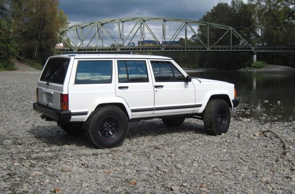 32" Tires - Al Borlan park