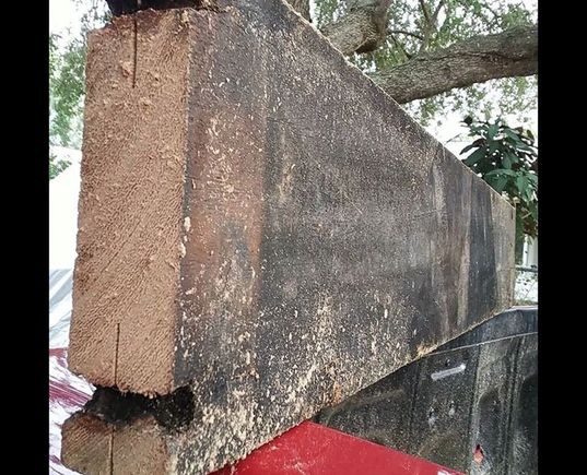 One of the 2 x 8's. Couldn't fit in bandsaw so these will get used elsewhere.