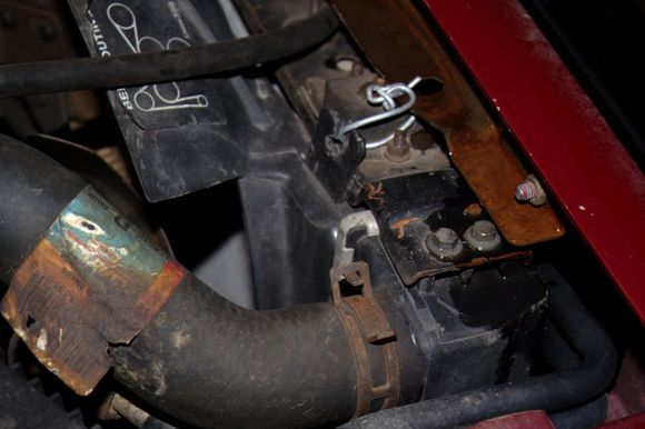 Wire instead of Radiator Support.
