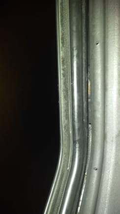 this is where the gap is on the seal and the test piece of that door seal i was talking about