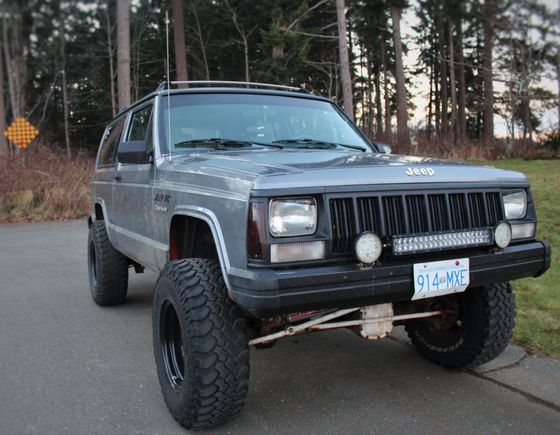 Lifted the front more, to about 5", sits more level with the back. Plus new 20" UE Lighting lightbar