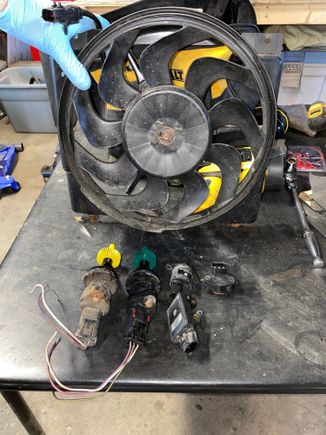 Another junkyard run: scored two extra VSS’s, throttle body sensors and a fairly new e-fan. 