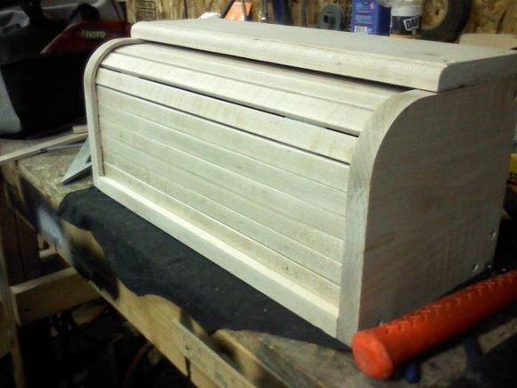 I built this about a year ago for my wife.  Mid grade maple 3/4"